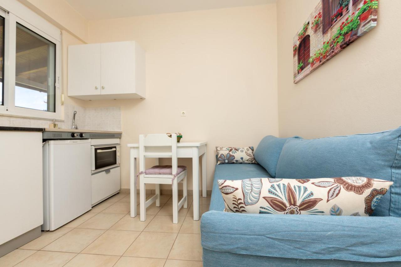 Αnastasia Apartments Mavrovoúnion Extérieur photo