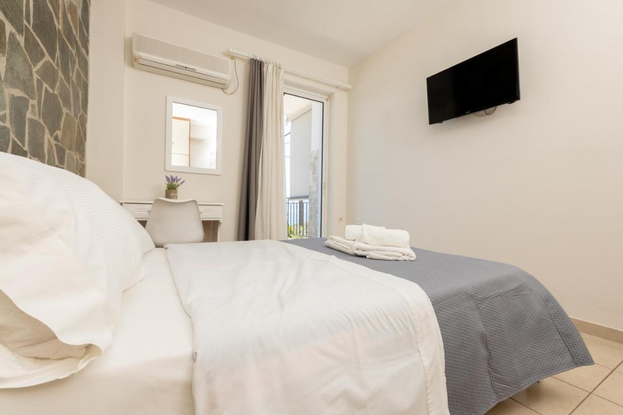 Αnastasia Apartments Mavrovoúnion Extérieur photo
