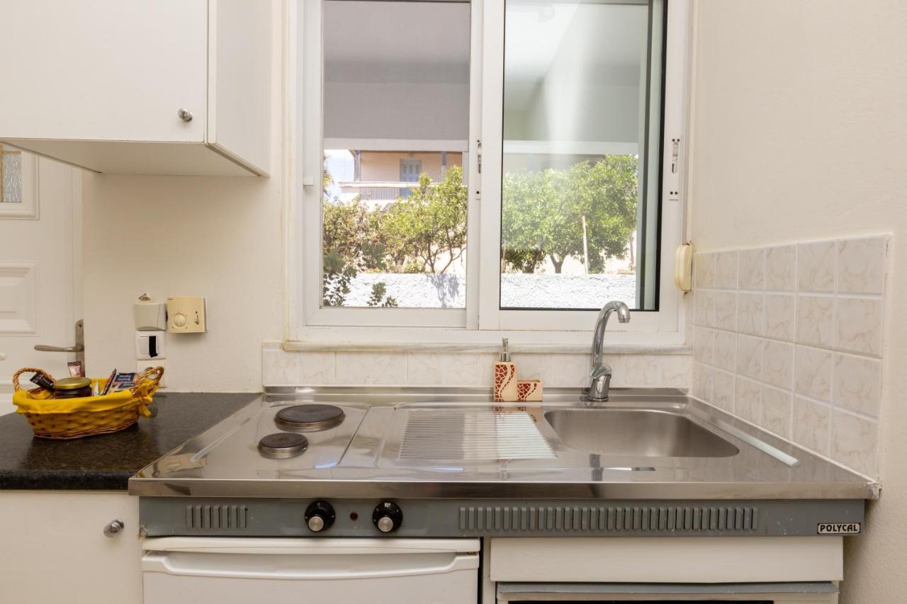 Αnastasia Apartments Mavrovoúnion Extérieur photo